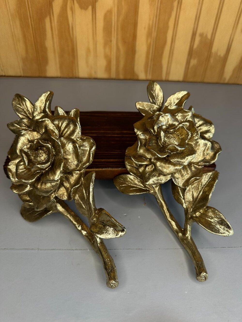 Set of 2 Tabletop Home Decor Elegant Rose Flower Display Gold Leaf Patina Finish